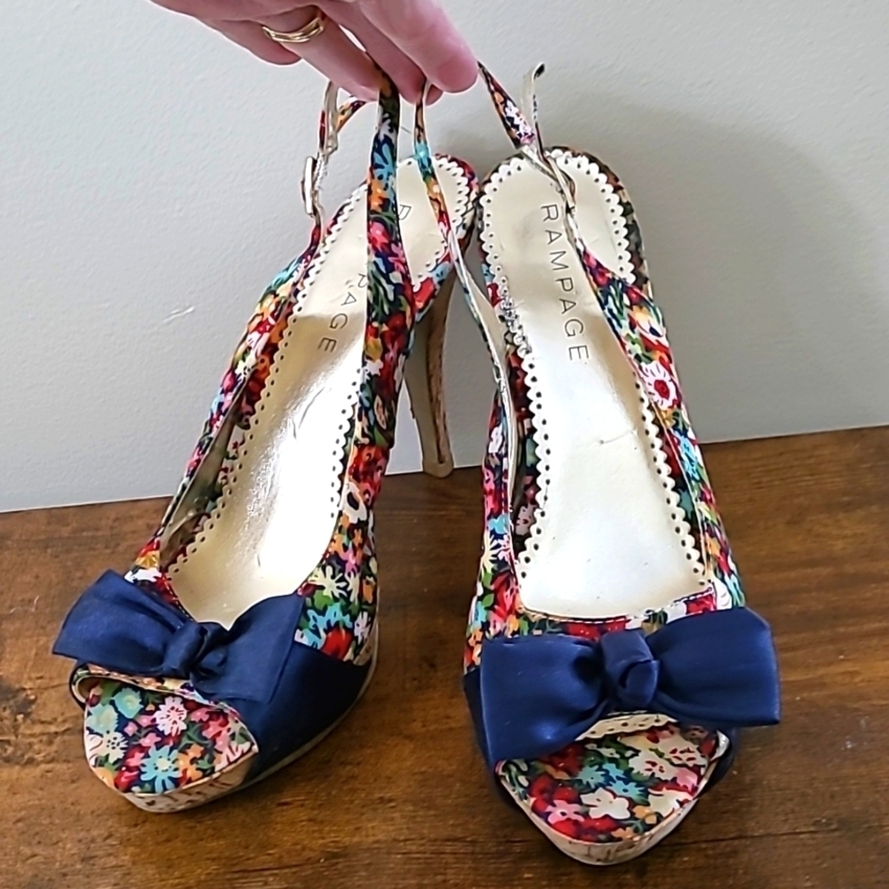Rampage "Grayson" floral opentoe platform heels with Navy bow size 10